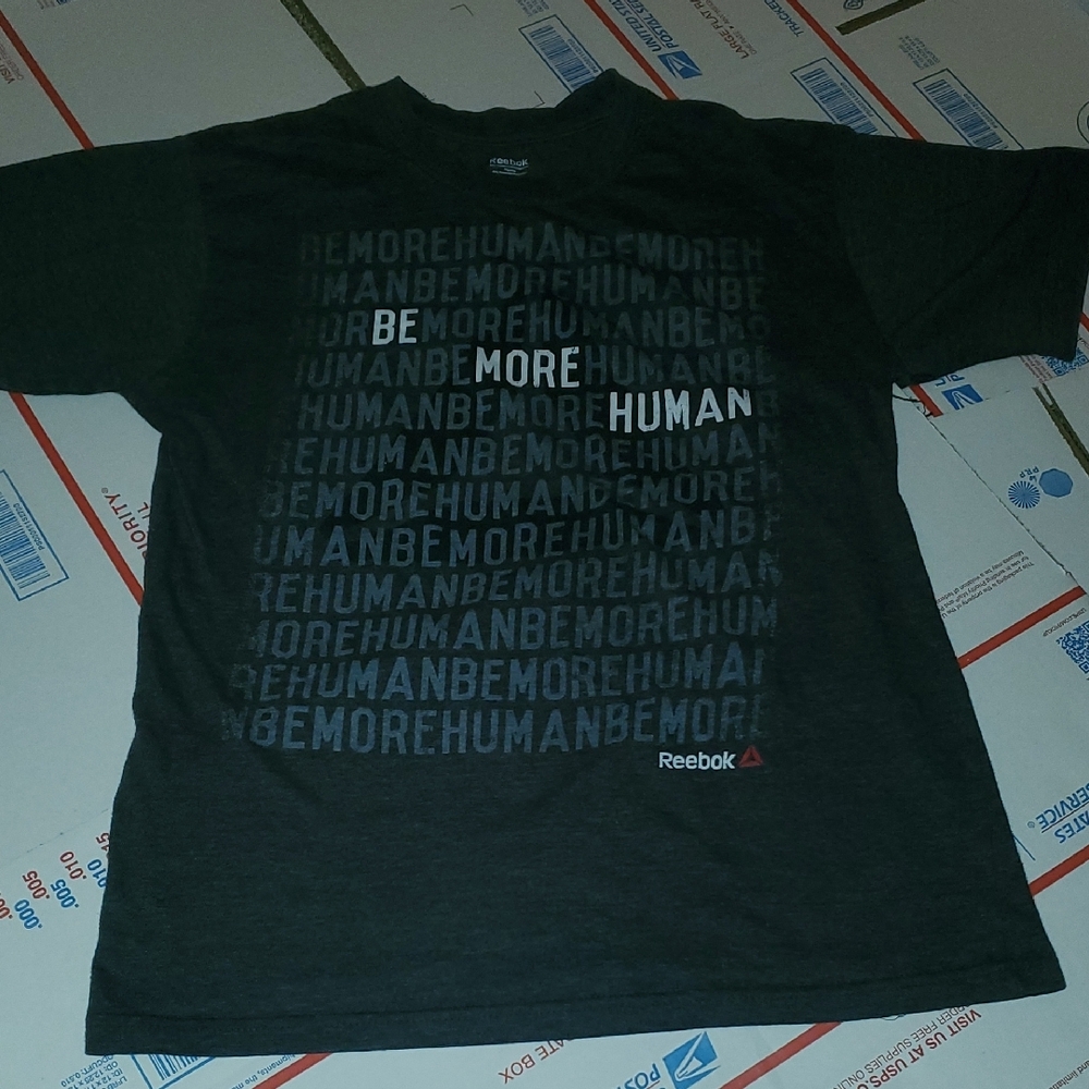 Reebok Gray Graphic Small T-Shirt